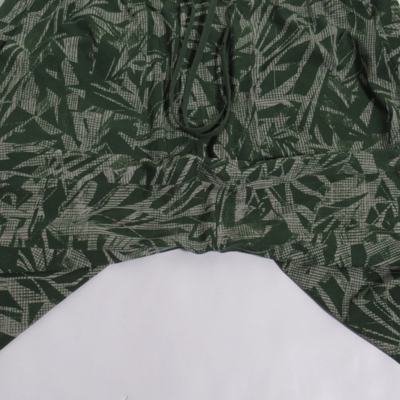 Lululemon T.H.E. Short 9" *Reversible Hot House Loden Green Multi / Grid Lines M - Picture 3 of 12